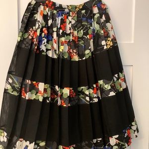 Banana Republic pleated A-line floral skirt size 4